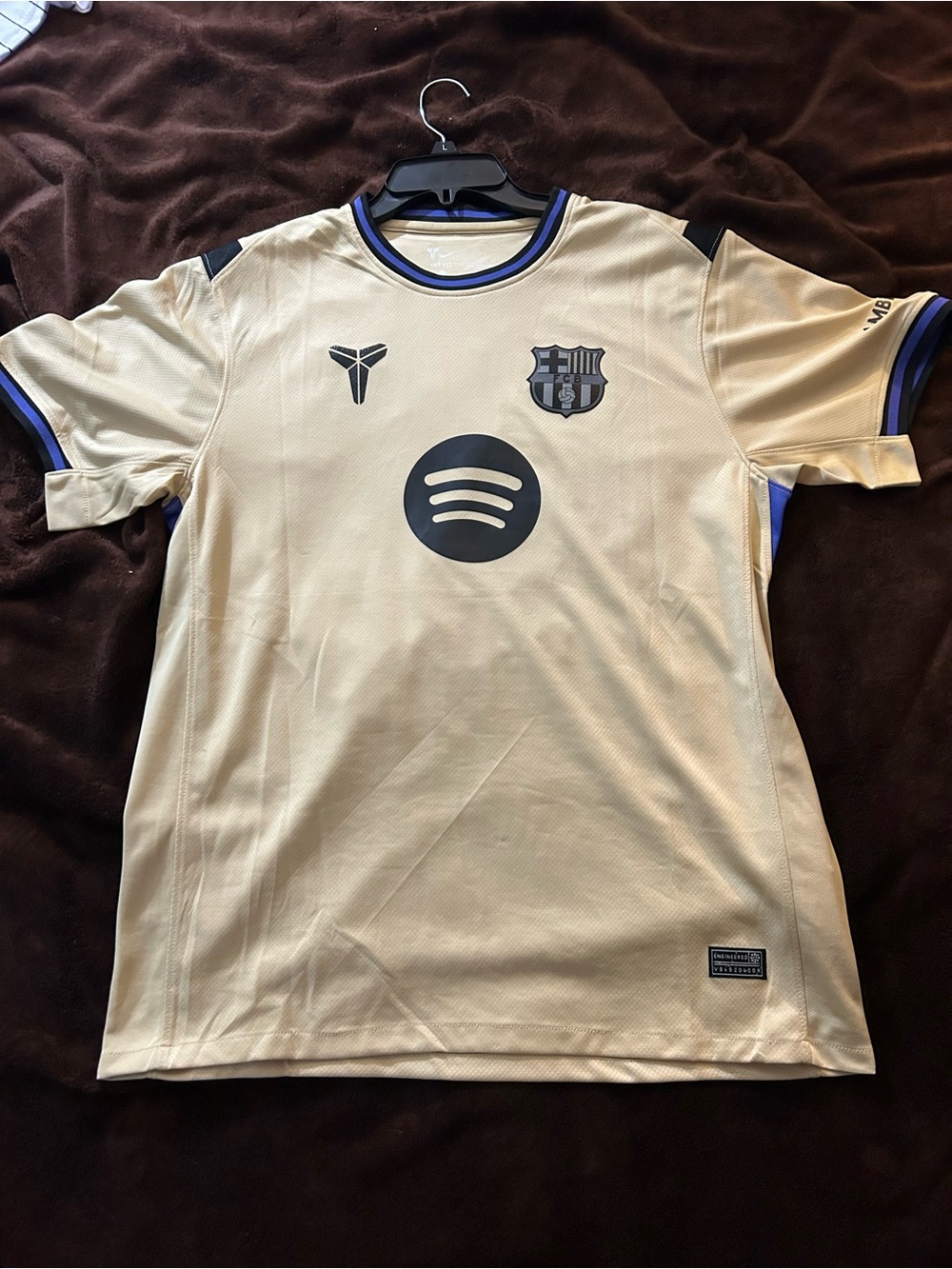 Nike Men’s Beige Soccer Jersey with Navy Accents